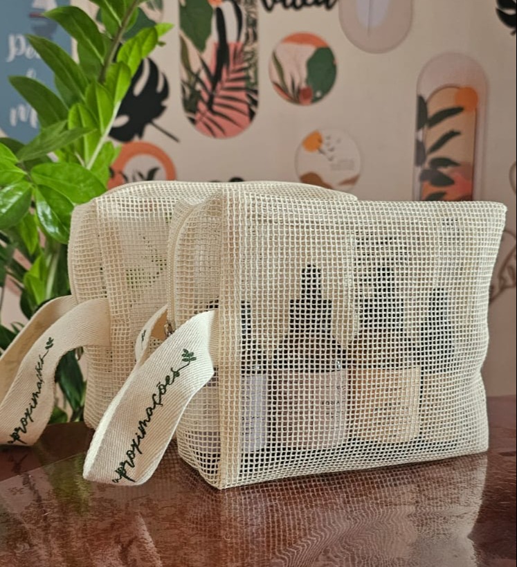 Necessaire Ecológica em Talagarça Fina de Algodão Cru com Alça Lateral - Ref.: Ninho