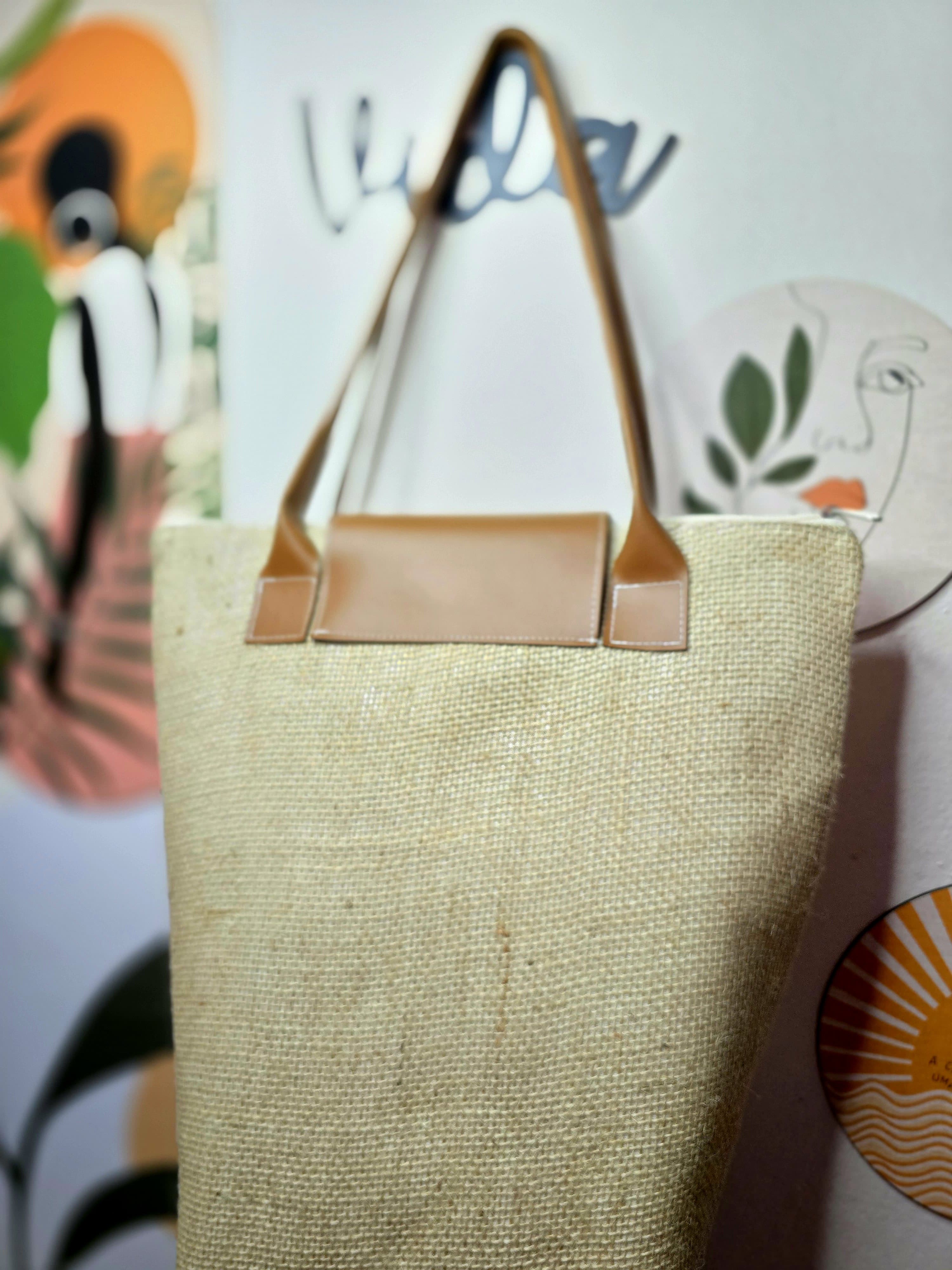 Premium bag ecológica em juta natural e forrada com algodão cru + acabamento em corino- ref.: CANELA