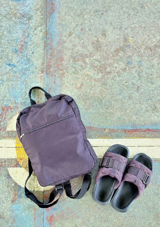 Mochila Pop | em nylon resistente, com bolso frontal e alças reguláveis.