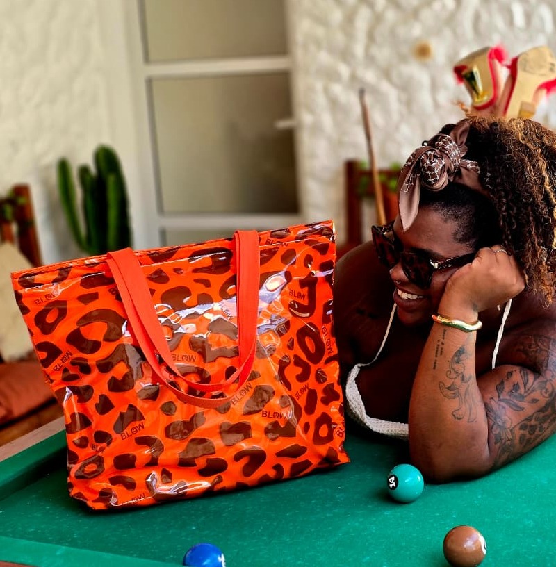 Bag reuse em pvc colorido + forro de toalha + zíper de fechamento - Ref.: Funk