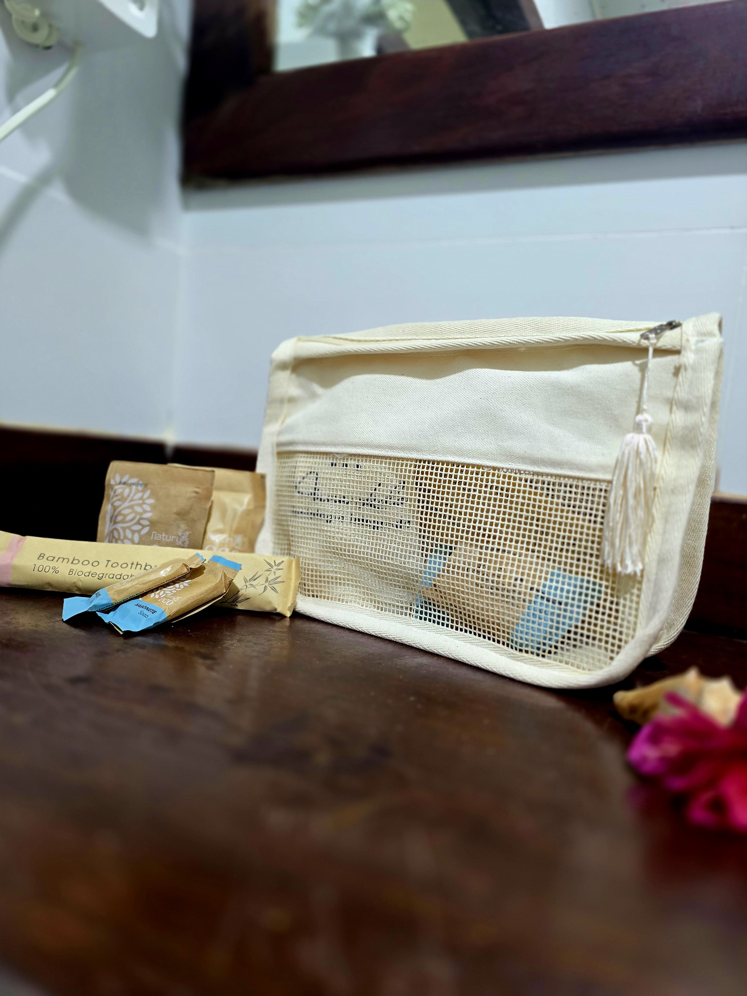 Necessaire Premium Ecológica em Lona de Algodão Cru e Tela Talagarça de Algodão Cru - Ref.: Casulo