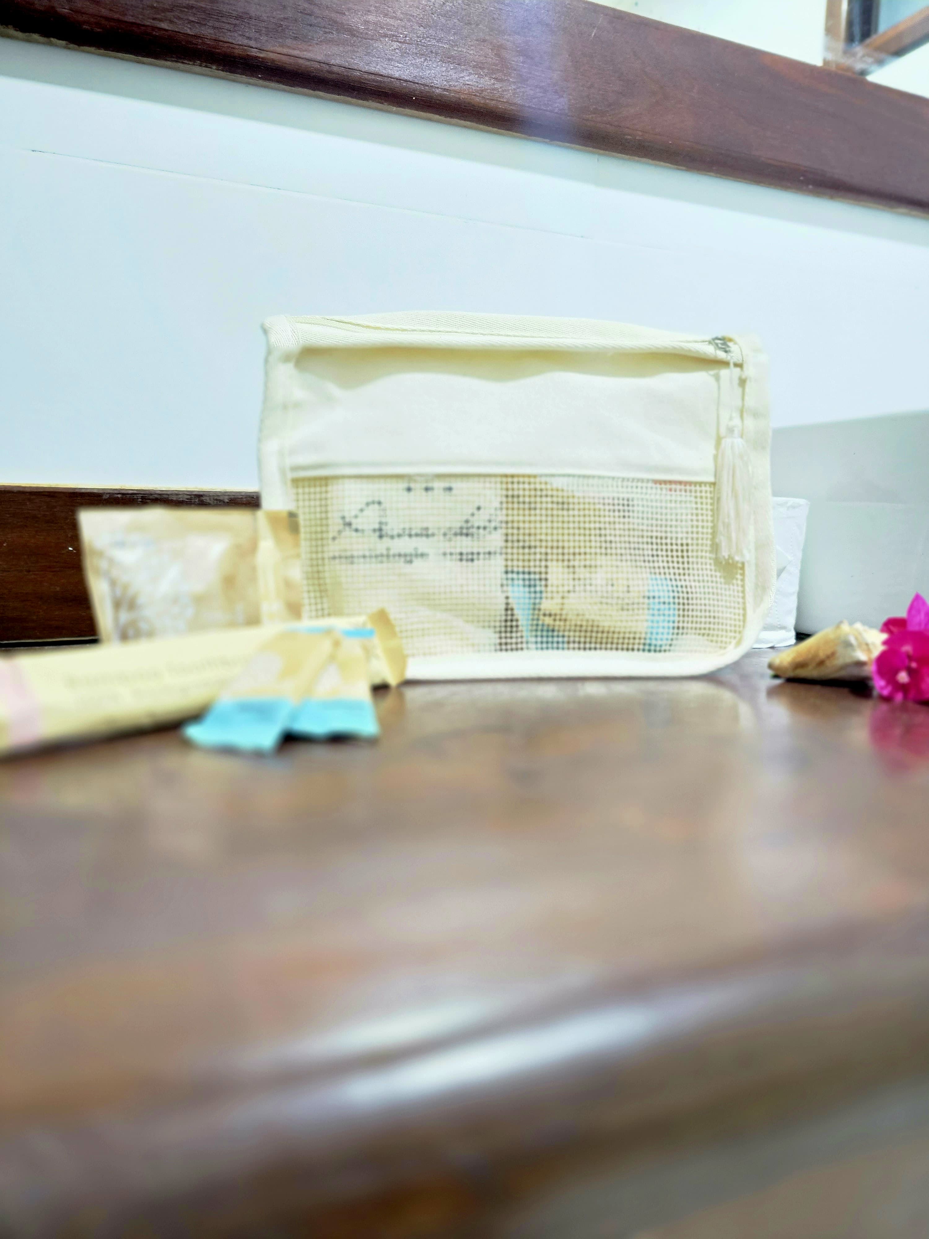 Necessaire Premium Ecológica em Lona de Algodão Cru e Tela Talagarça de Algodão Cru - Ref.: Casulo