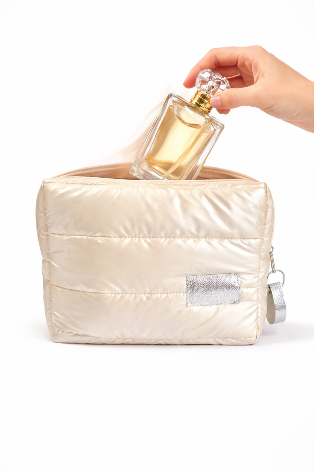 Lançamento Salsa | a necessaire com tecido puffer, estilosa e com um brilho encantador.