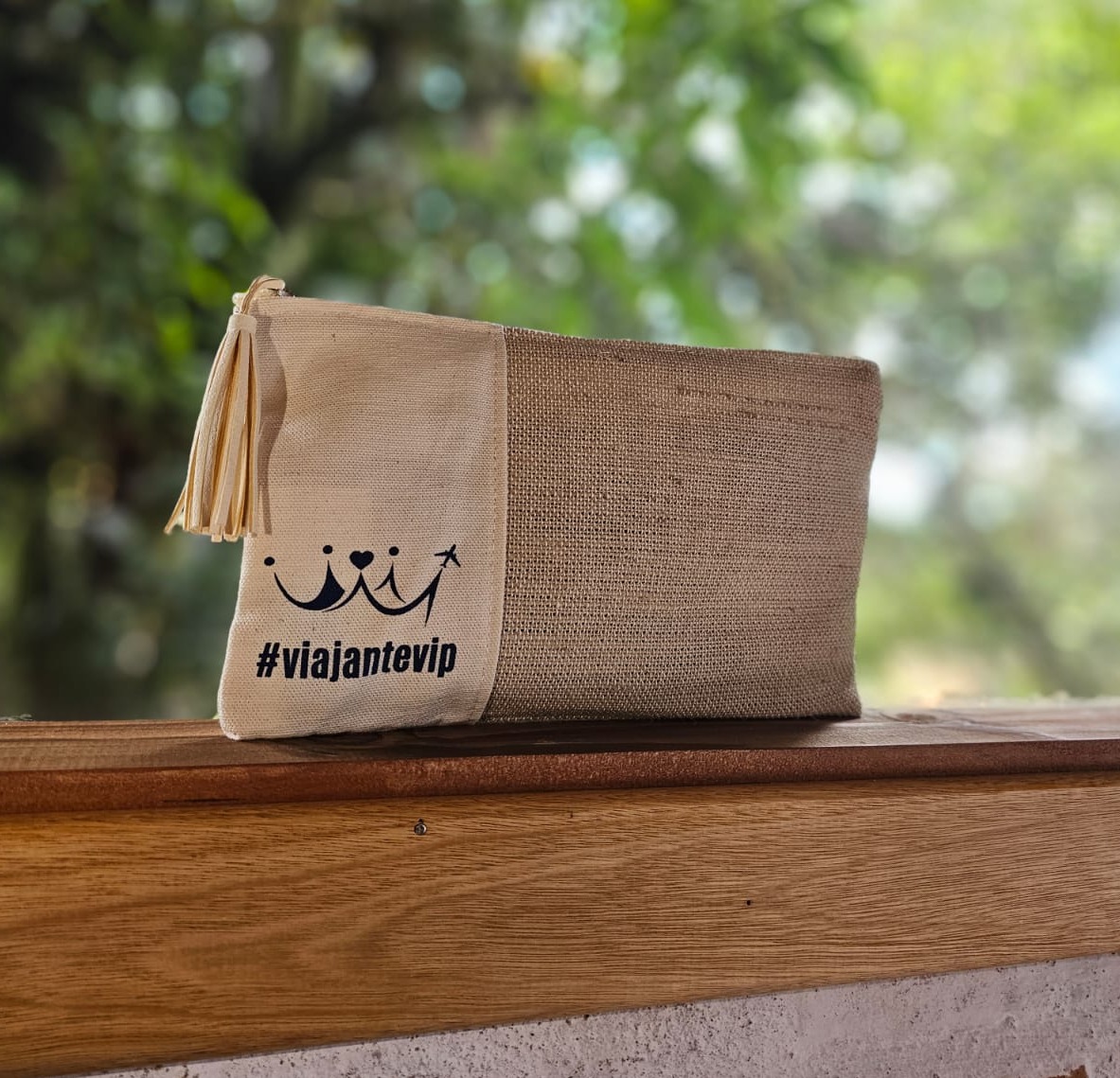 Necessaire Premium em Juta Engomada e Lona de Algodão com Barbicacho em Suede - Ref.: Macadâmia