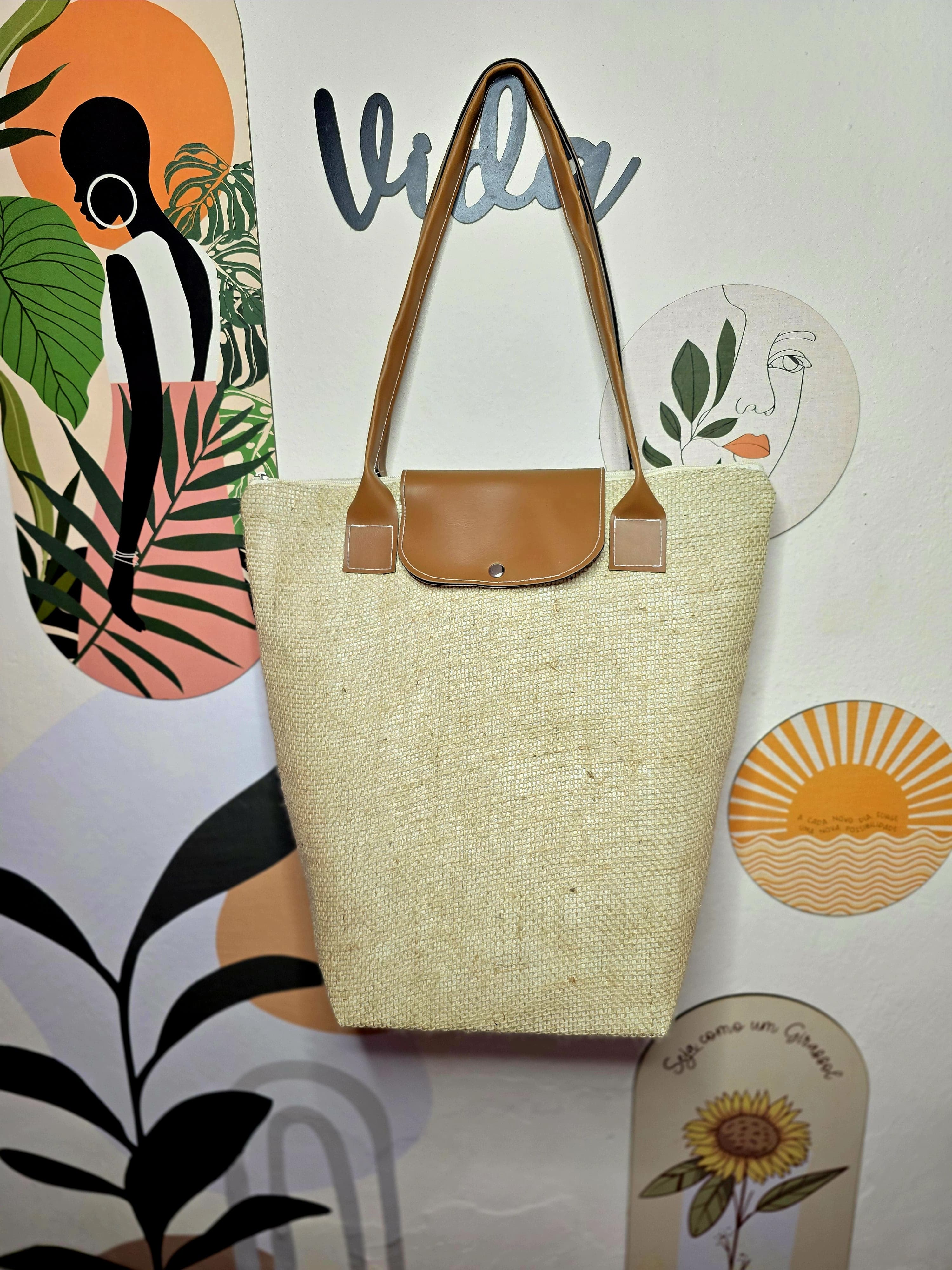 Premium bag ecológica em juta natural e forrada com algodão cru + acabamento em corino- ref.: CANELA