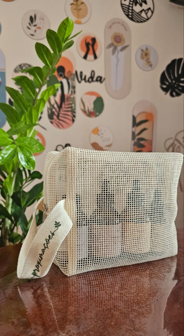 Necessaire Ecológica em Talagarça Fina de Algodão Cru com Alça Lateral - Ref.: Ninho