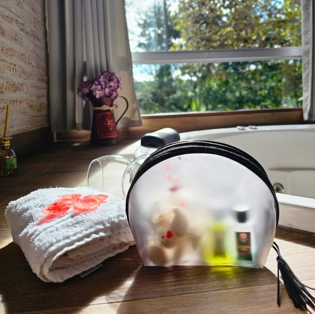 Necessaire Oval em PVC All Clear - Ref.: Ballet