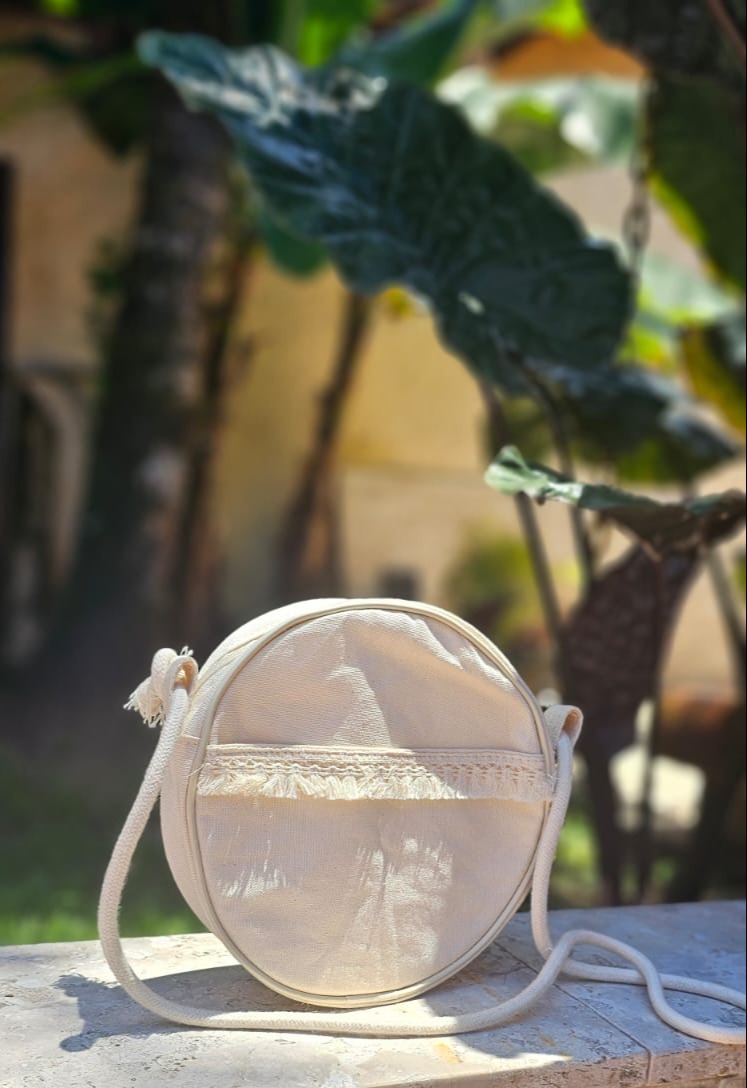 Shoulder Bag Ecológica Redonda em Lona de Algodão Cru  - Ref.: Cacau