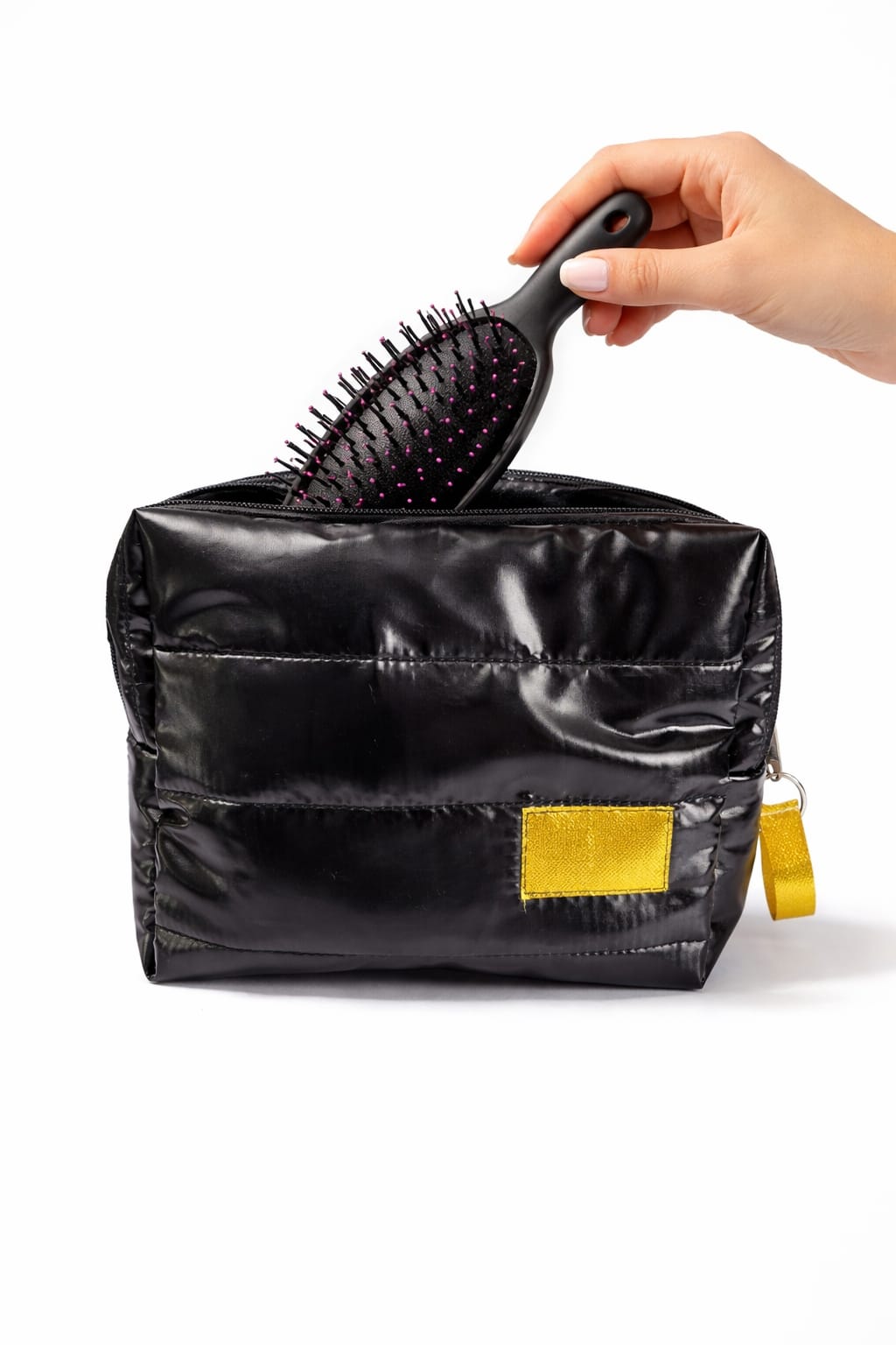 Lançamento Salsa | a necessaire com tecido puffer, estilosa e com um brilho encantador.