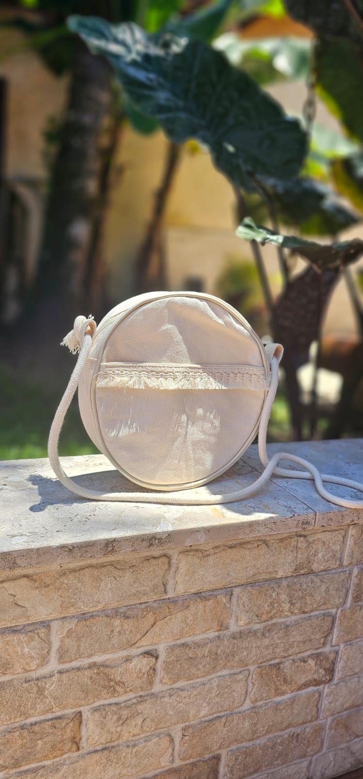 Shoulder Bag Ecológica Redonda em Lona de Algodão Cru  - Ref.: Cacau